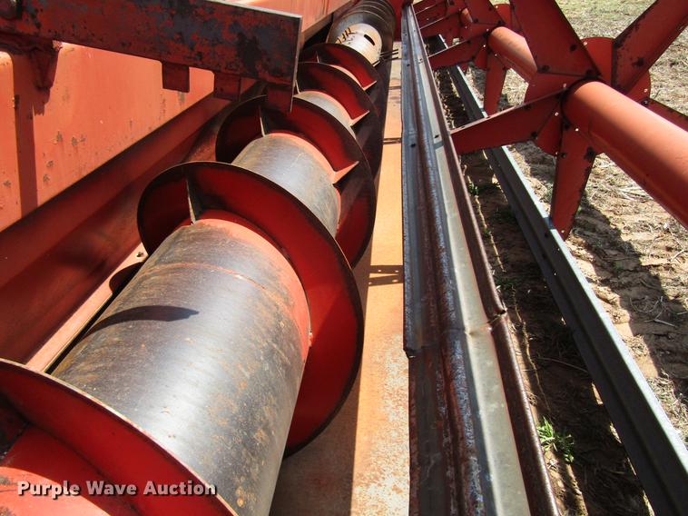 image for item DF7916 1983 Massey-Ferguson 860 combine