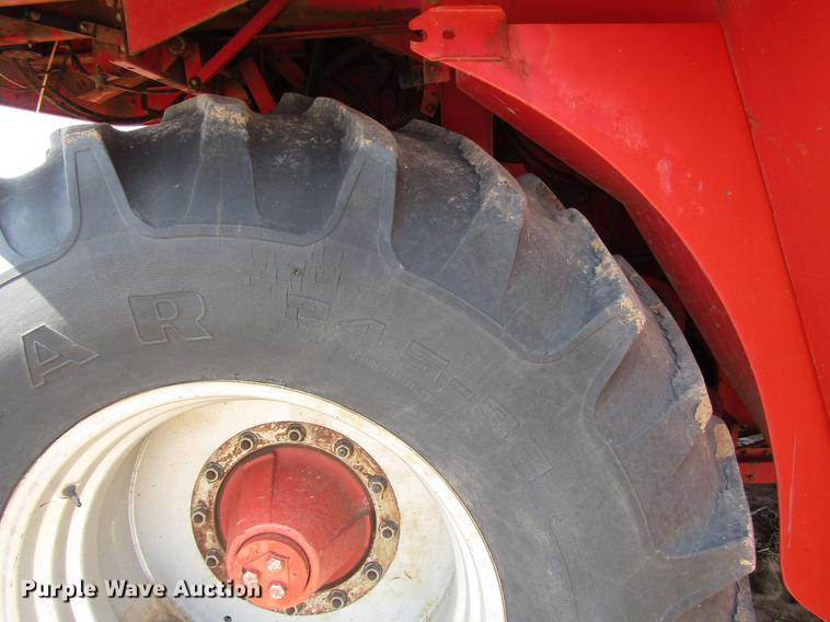 image for item DF7916 1983 Massey-Ferguson 860 combine