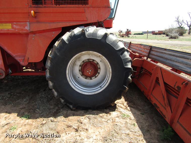 image for item DF7916 1983 Massey-Ferguson 860 combine