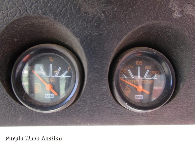 image for item DF7917 1981 Massey-Ferguson 860 combine