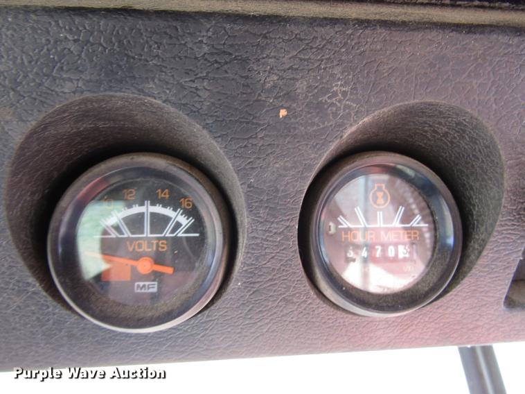 image for item DF7917 1981 Massey-Ferguson 860 combine