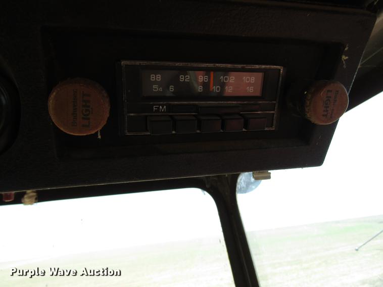 image for item DF7917 1981 Massey-Ferguson 860 combine