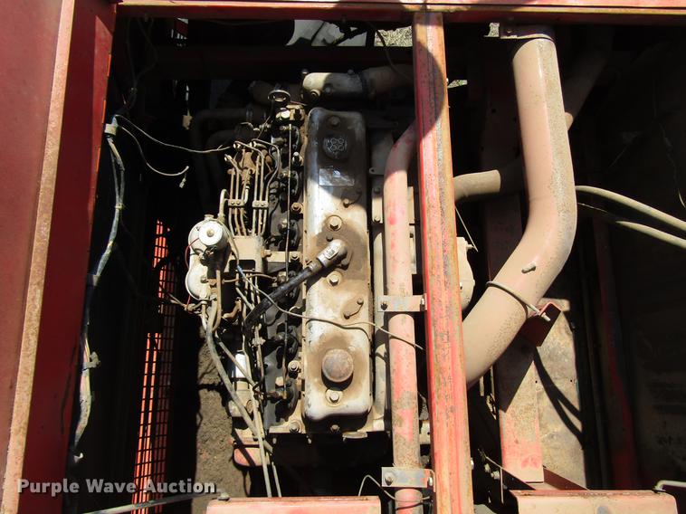 image for item DF7917 1981 Massey-Ferguson 860 combine