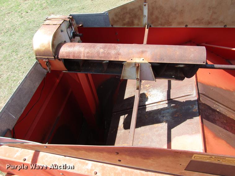 image for item DF7917 1981 Massey-Ferguson 860 combine