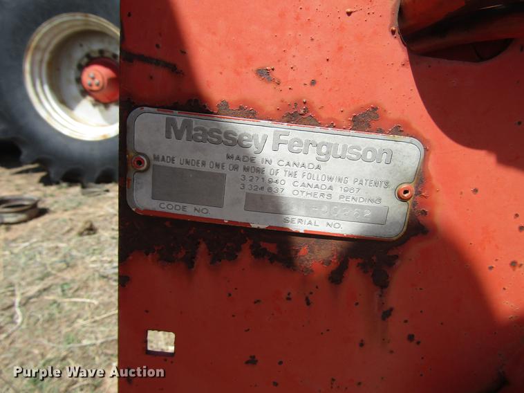 image for item DF7917 1981 Massey-Ferguson 860 combine