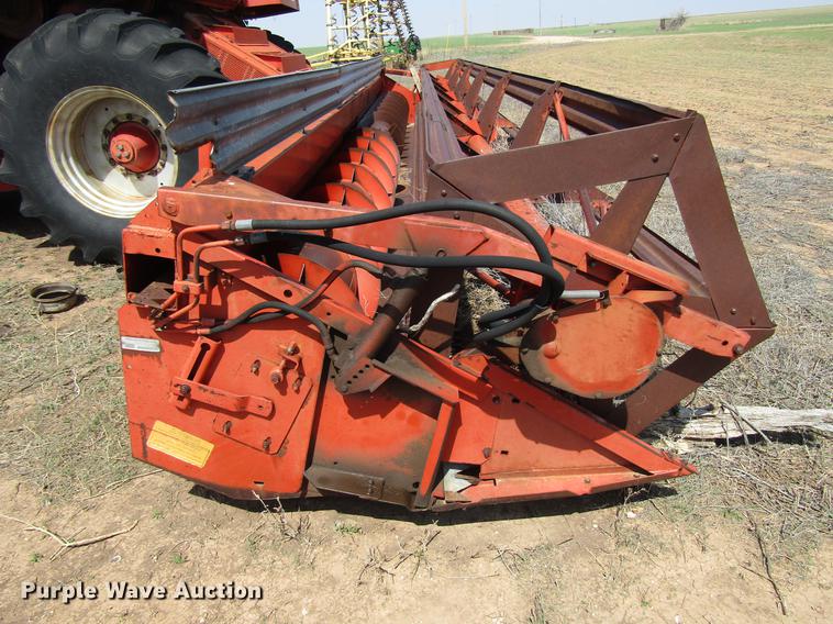 image for item DF7917 1981 Massey-Ferguson 860 combine