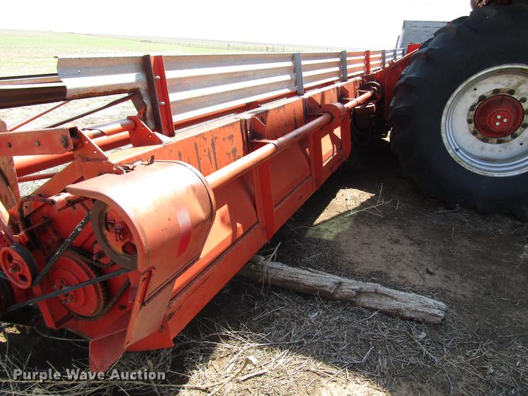 image for item DF7917 1981 Massey-Ferguson 860 combine