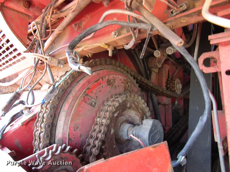 image for item DF7917 1981 Massey-Ferguson 860 combine