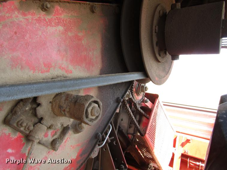 image for item DF7917 1981 Massey-Ferguson 860 combine