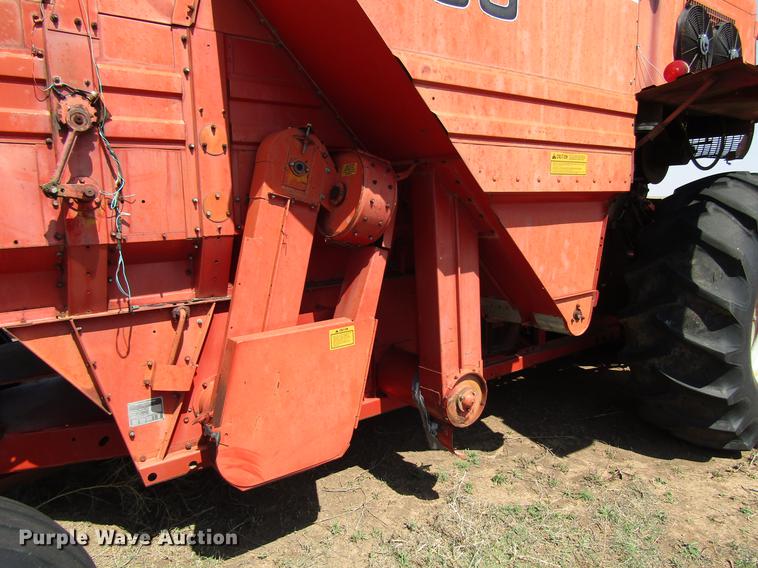 image for item DF7917 1981 Massey-Ferguson 860 combine