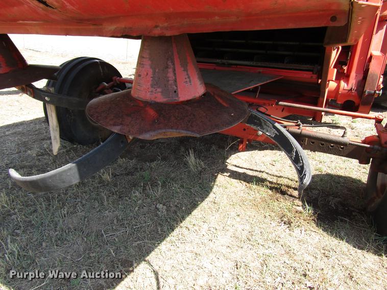 image for item DF7917 1981 Massey-Ferguson 860 combine