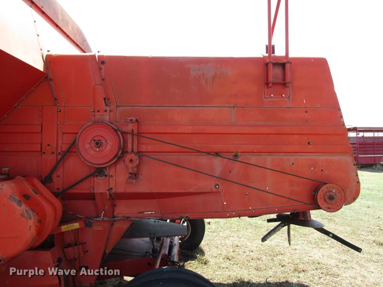 image for item DF7917 1981 Massey-Ferguson 860 combine