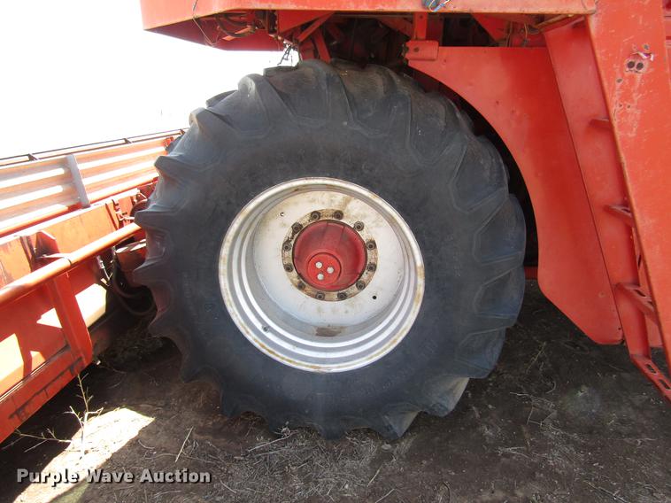 image for item DF7917 1981 Massey-Ferguson 860 combine