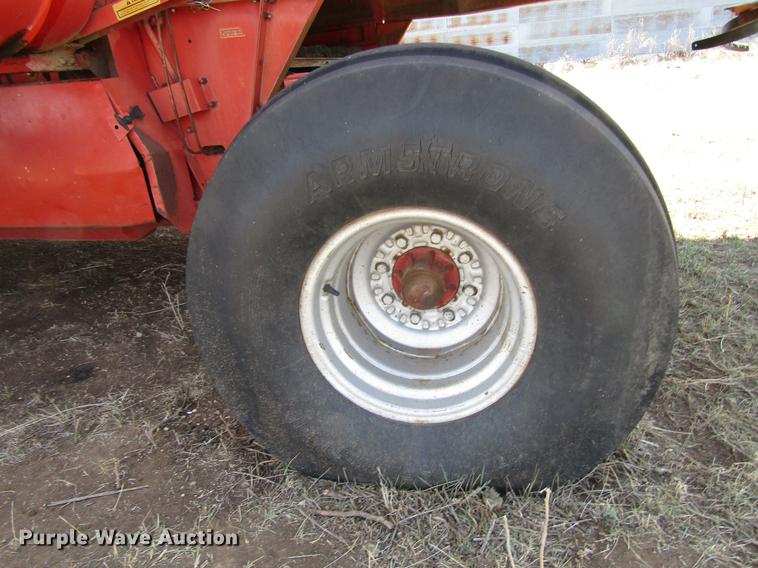 image for item DF7917 1981 Massey-Ferguson 860 combine