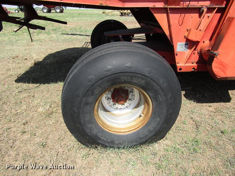 image for item DF7917 1981 Massey-Ferguson 860 combine