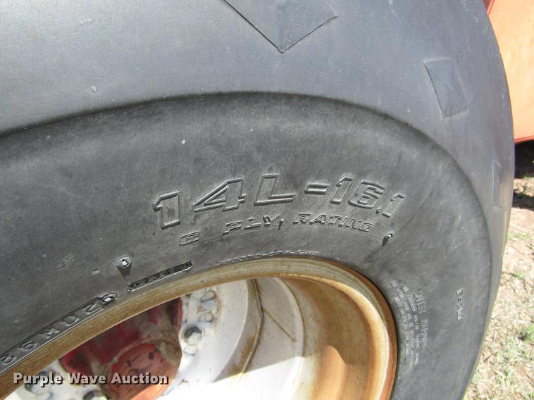 image for item DF7917 1981 Massey-Ferguson 860 combine