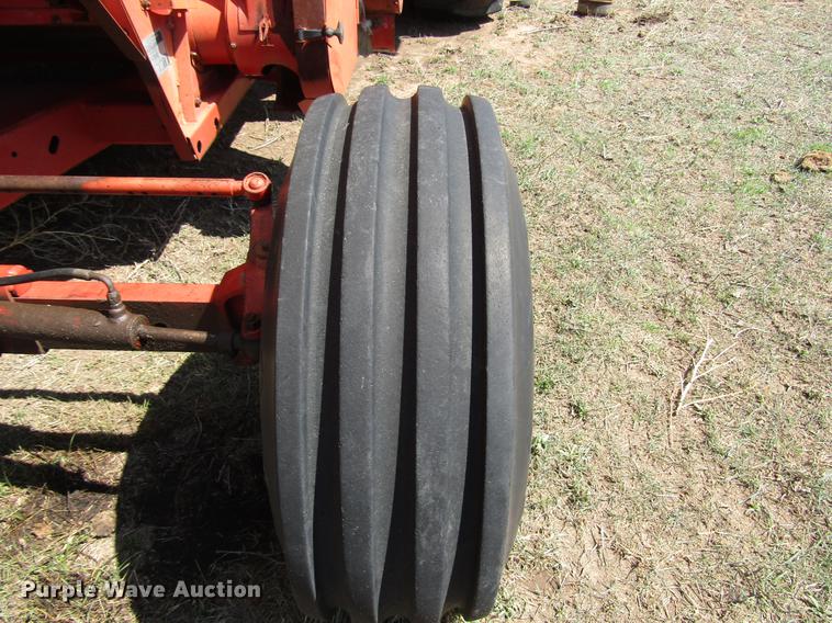 image for item DF7917 1981 Massey-Ferguson 860 combine