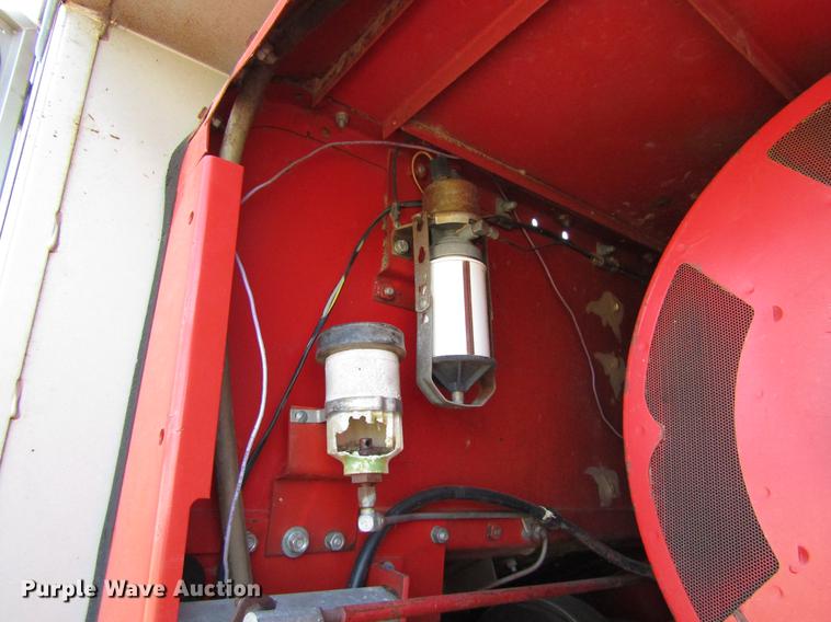 image for item DF7917 1981 Massey-Ferguson 860 combine