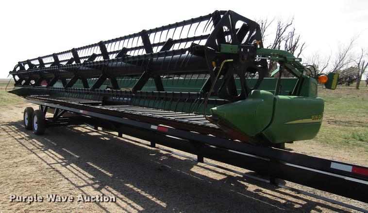 image for item DF7920 2002 John Deere 936D draper head