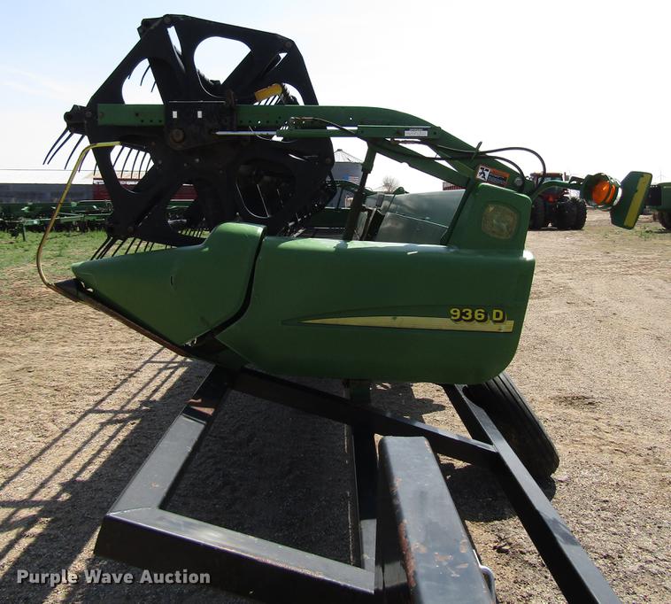 image for item DF7920 2002 John Deere 936D draper head