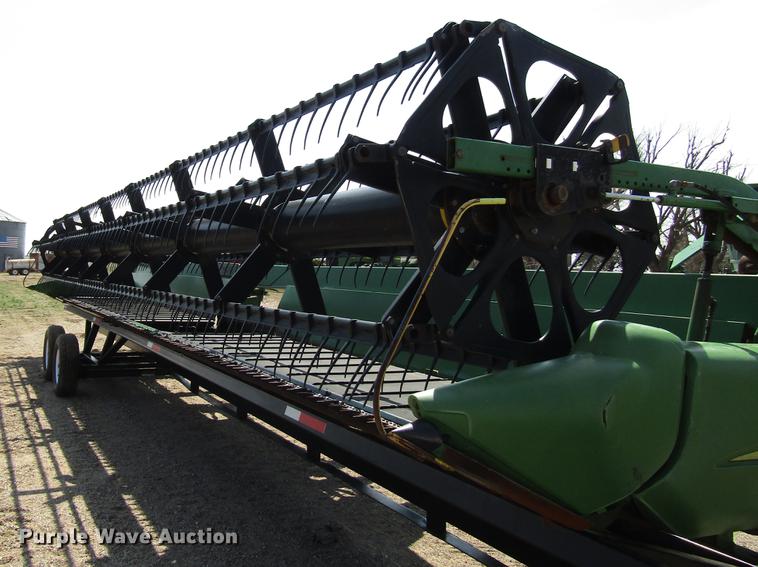 image for item DF7920 2002 John Deere 936D draper head