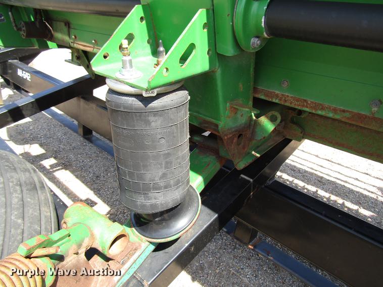 image for item DF7920 2002 John Deere 936D draper head