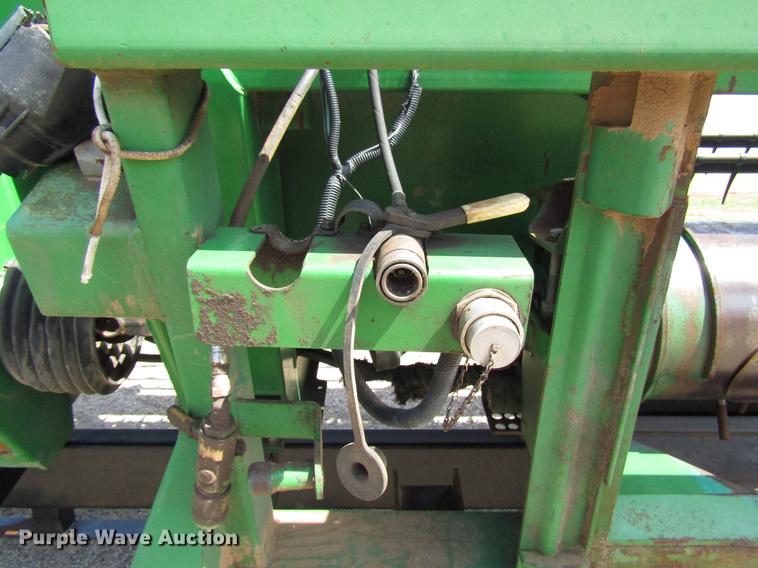 image for item DF7920 2002 John Deere 936D draper head