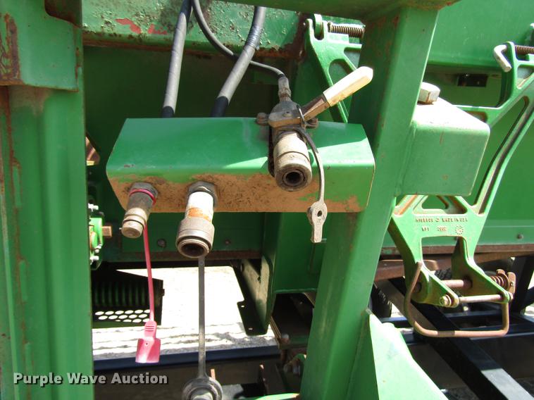 image for item DF7920 2002 John Deere 936D draper head