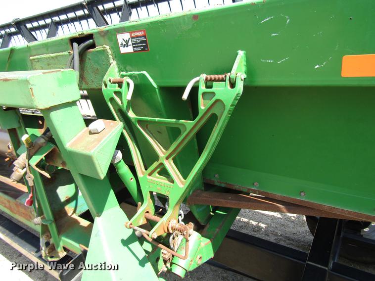 image for item DF7920 2002 John Deere 936D draper head