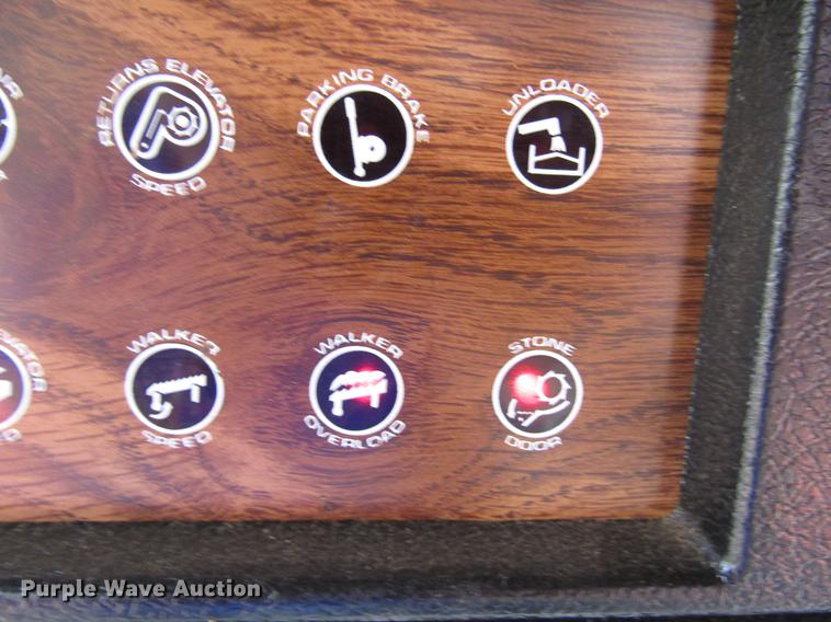 image for item DF7926 1983 Massey-Ferguson 860 combine