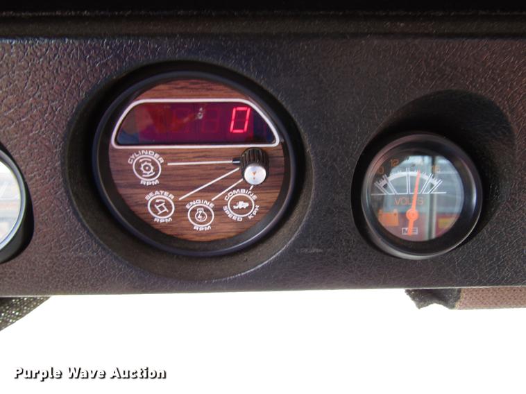 image for item DF7926 1983 Massey-Ferguson 860 combine