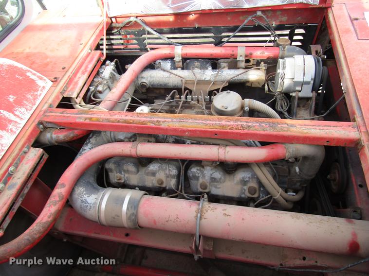 image for item DF7926 1983 Massey-Ferguson 860 combine