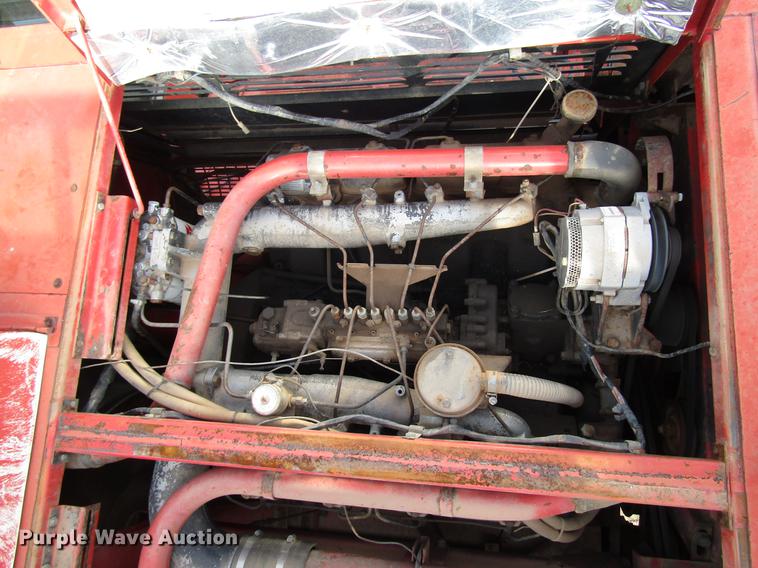 image for item DF7926 1983 Massey-Ferguson 860 combine