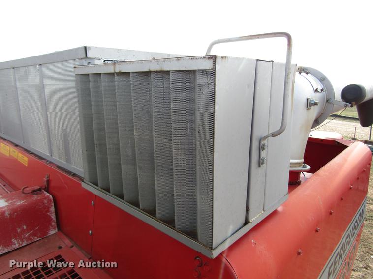 image for item DF7926 1983 Massey-Ferguson 860 combine
