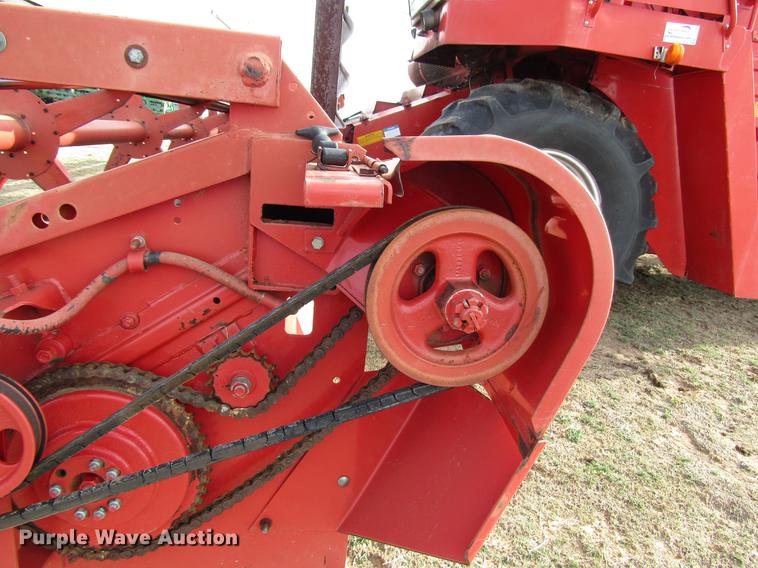 image for item DF7926 1983 Massey-Ferguson 860 combine