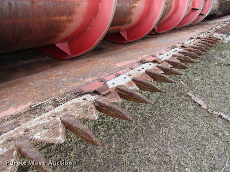 image for item DF7926 1983 Massey-Ferguson 860 combine