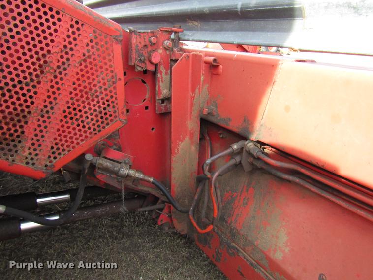 image for item DF7926 1983 Massey-Ferguson 860 combine