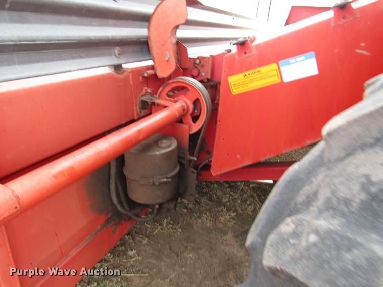 image for item DF7926 1983 Massey-Ferguson 860 combine