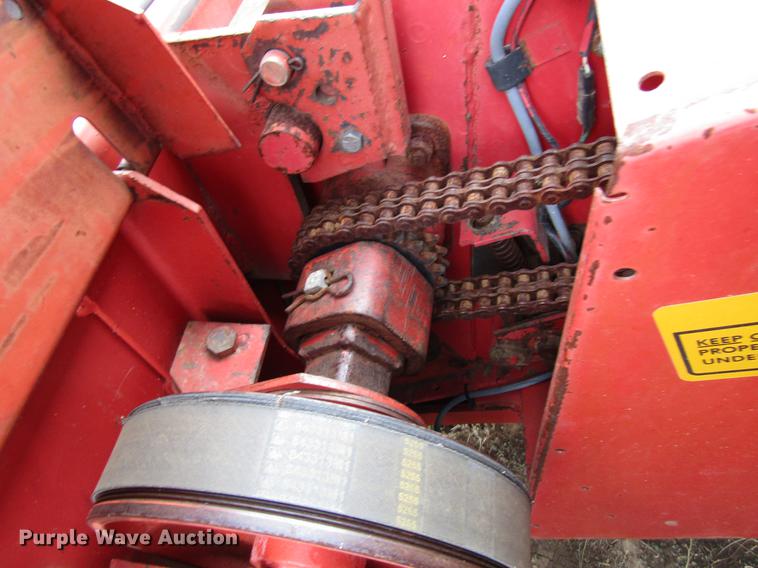 image for item DF7926 1983 Massey-Ferguson 860 combine