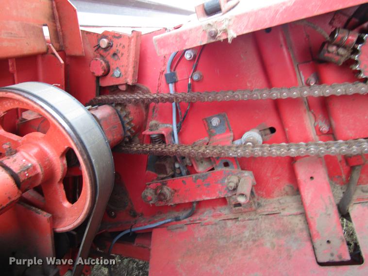 image for item DF7926 1983 Massey-Ferguson 860 combine