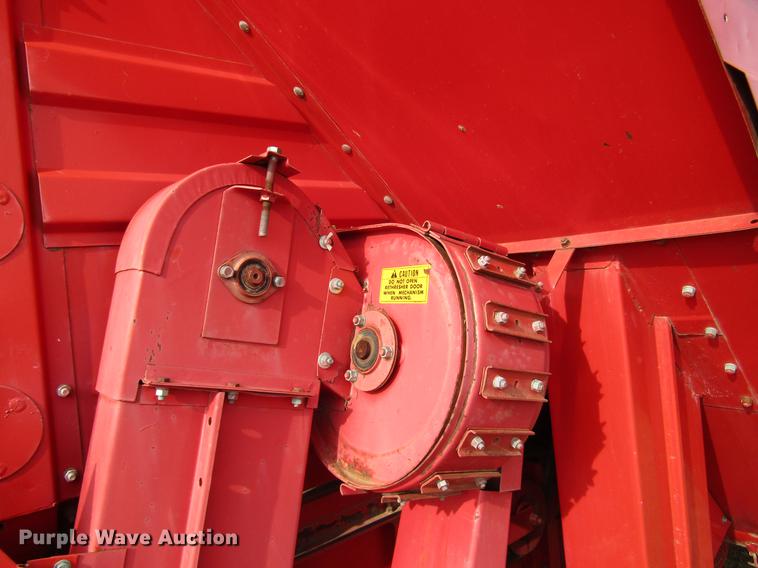 image for item DF7926 1983 Massey-Ferguson 860 combine