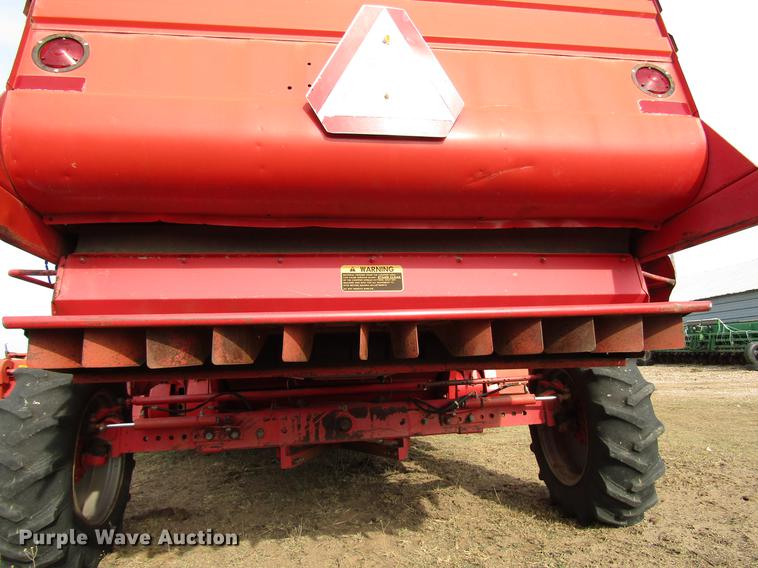 image for item DF7926 1983 Massey-Ferguson 860 combine