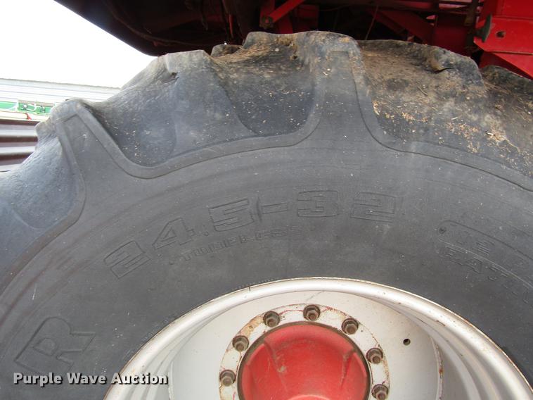 image for item DF7926 1983 Massey-Ferguson 860 combine