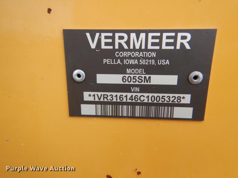 image for item DG0952 2012 Vermeer 605 Super M round baler