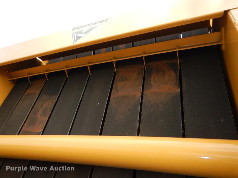 image for item DG0952 2012 Vermeer 605 Super M round baler