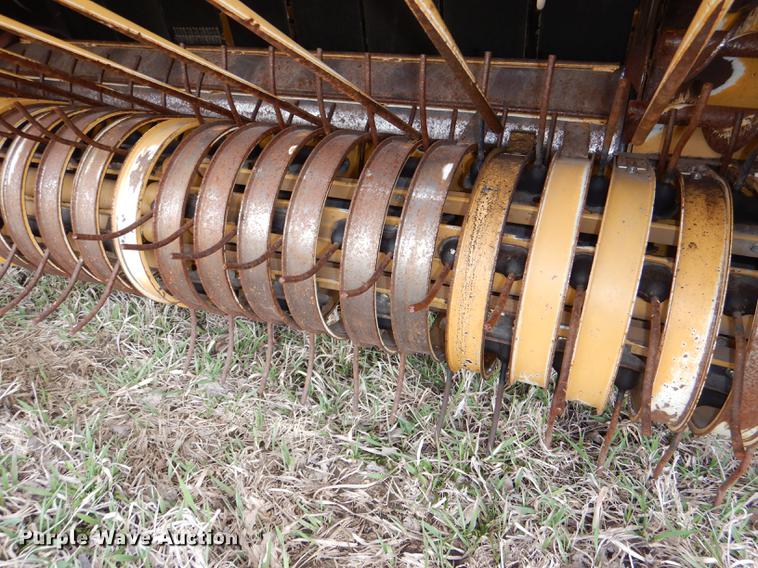 image for item DG0952 2012 Vermeer 605 Super M round baler