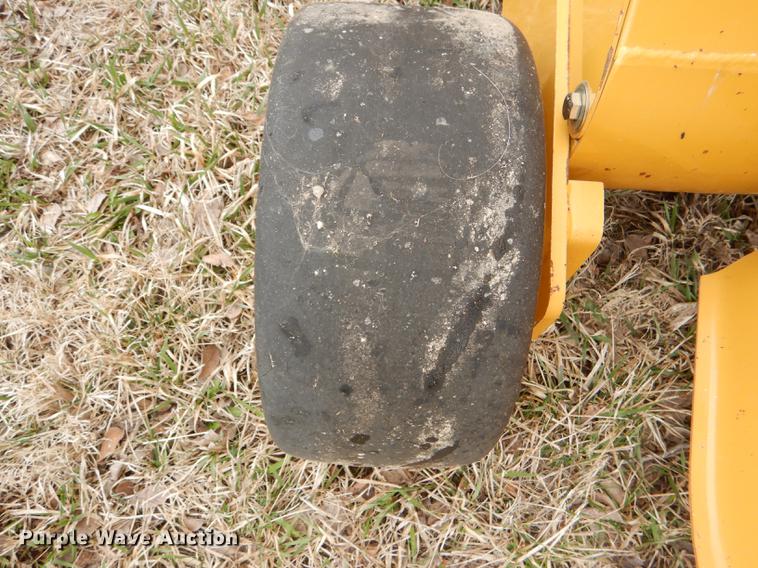 image for item DG0952 2012 Vermeer 605 Super M round baler