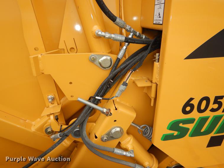 image for item DG0952 2012 Vermeer 605 Super M round baler