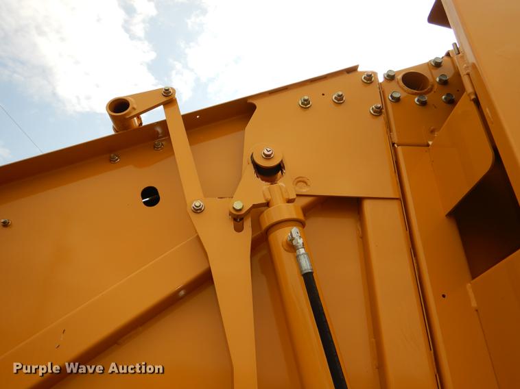 image for item DG0952 2012 Vermeer 605 Super M round baler