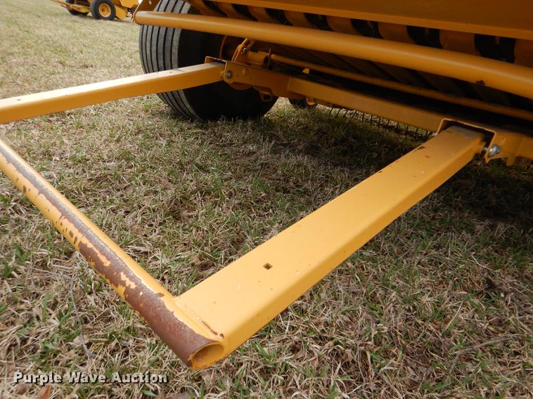 image for item DG0952 2012 Vermeer 605 Super M round baler